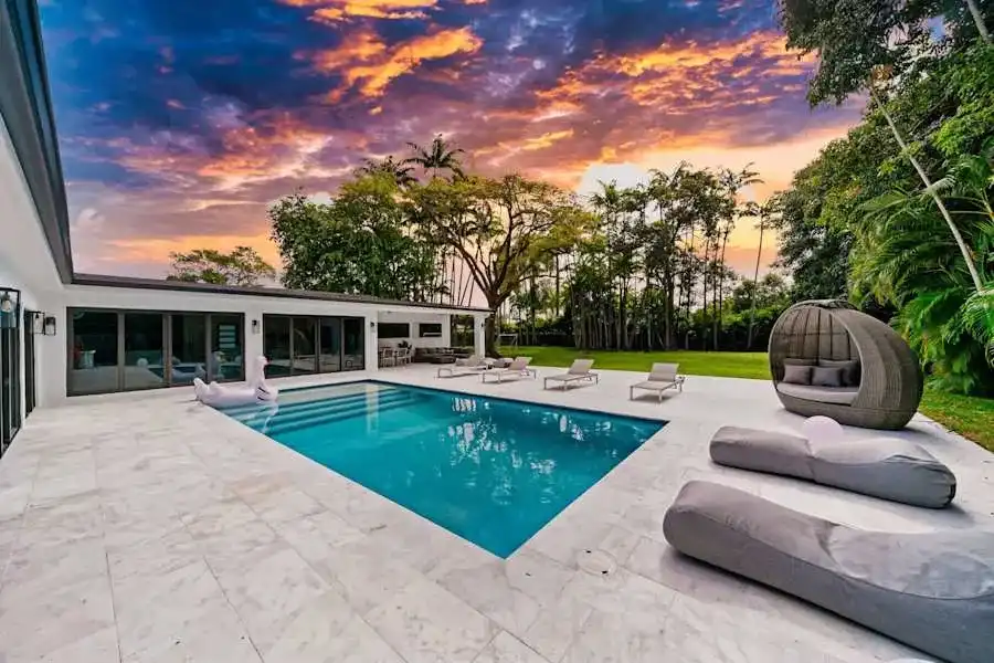Two Neighboring Villas - Miami Luxury Access villa
