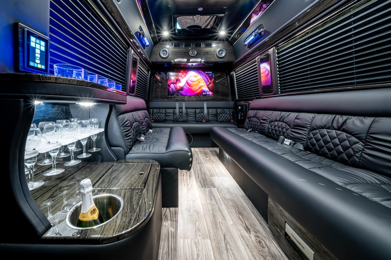 Ride in Elegance: Luxury Limousine Service in Miami Redefined