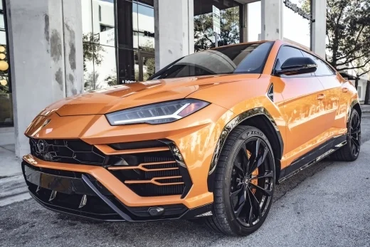 Lamborghini Urus Orange